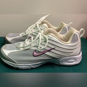 Nike women's Size 10 Air Impel White Walking  Shoes - very gently used